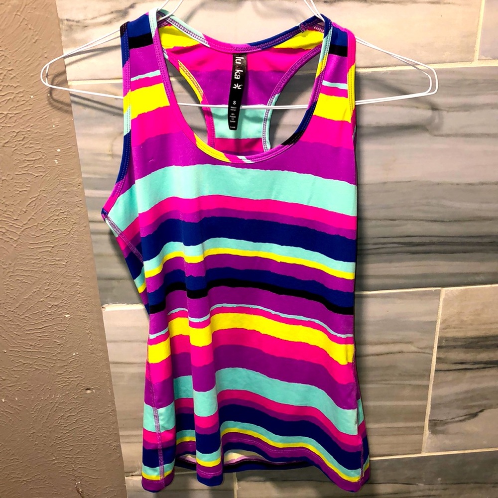 Lukka active sports top